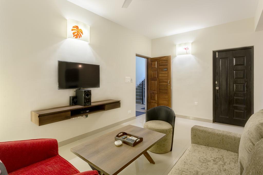 Treebo Trend Zeebo Suites Arpora Bagian luar foto