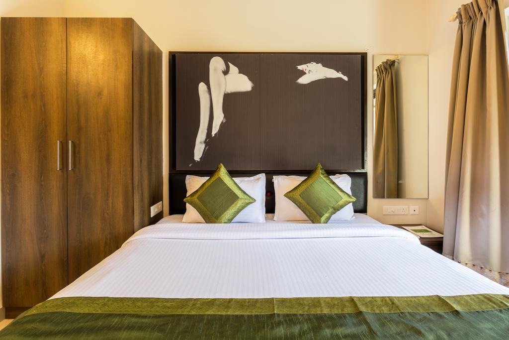 Treebo Trend Zeebo Suites Arpora Bagian luar foto
